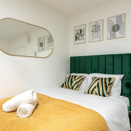 Exquisite Cardiff Apartments- With Garden Lounge & Games Room Экстерьер фото
