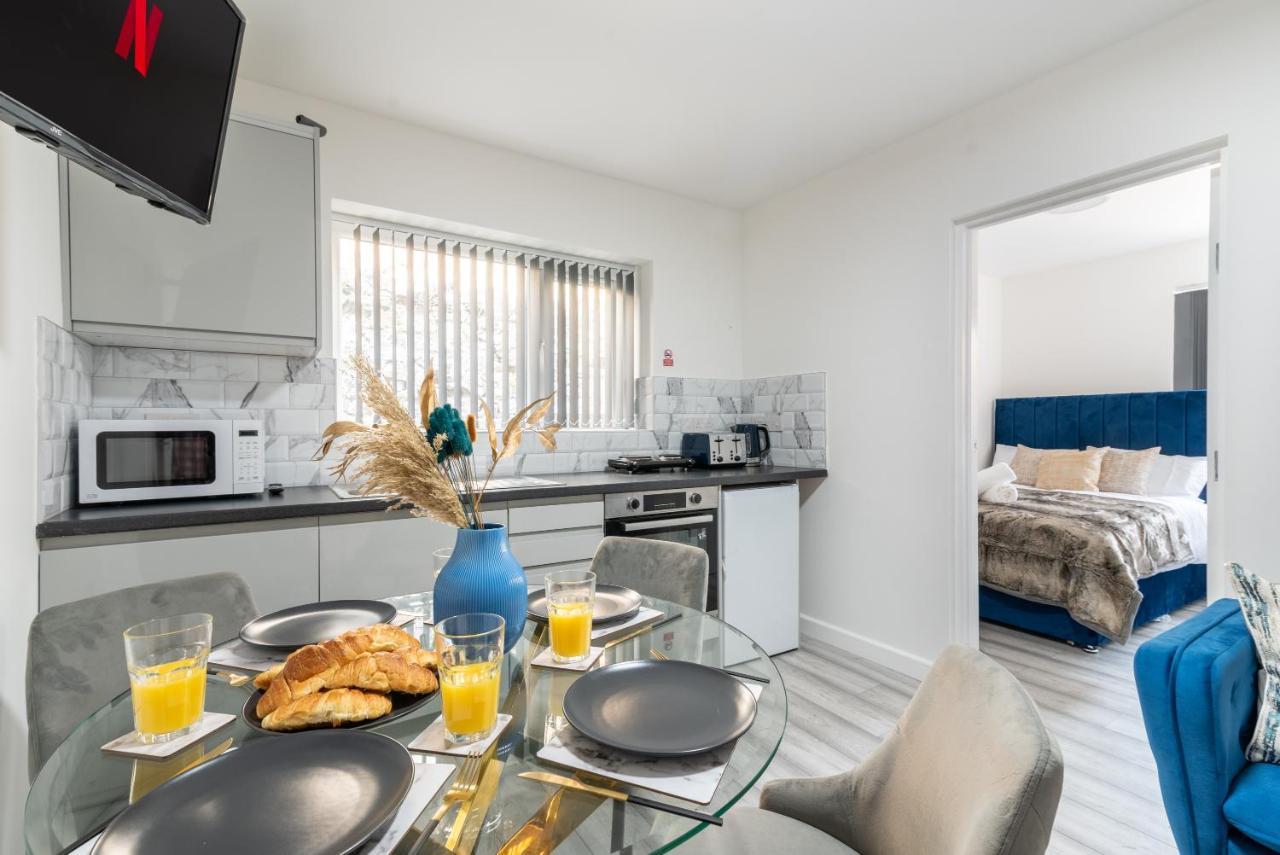 Exquisite Cardiff Apartments- With Garden Lounge & Games Room Экстерьер фото