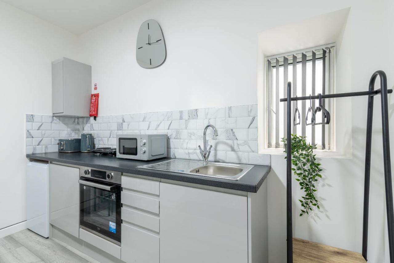 Exquisite Cardiff Apartments- With Garden Lounge & Games Room Экстерьер фото
