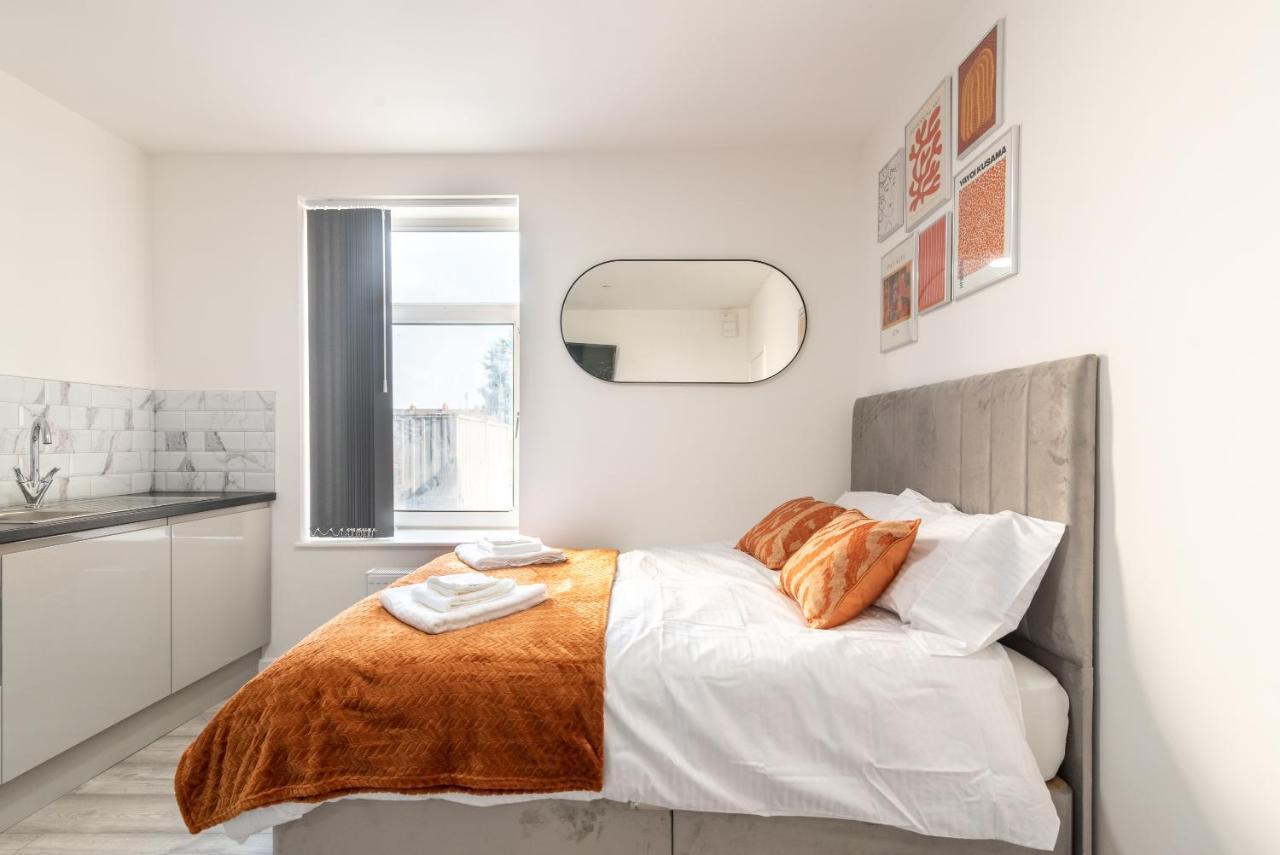 Exquisite Cardiff Apartments- With Garden Lounge & Games Room Экстерьер фото