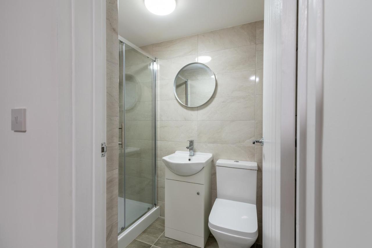 Exquisite Cardiff Apartments- With Garden Lounge & Games Room Экстерьер фото